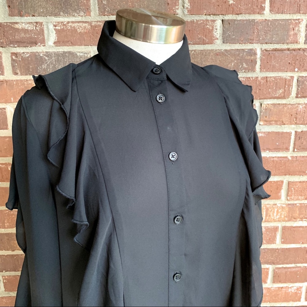 ⭐️Who What Wear Long Sleeve Ruffle Blouse Small